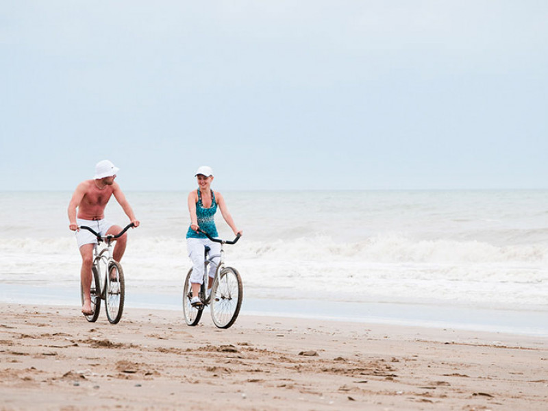 Radfahrer am Meer