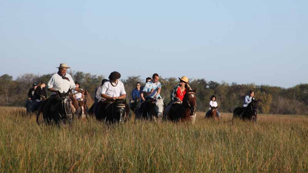 Gauchos auf Pferden (Copyright: DanielWagner.com.ar)