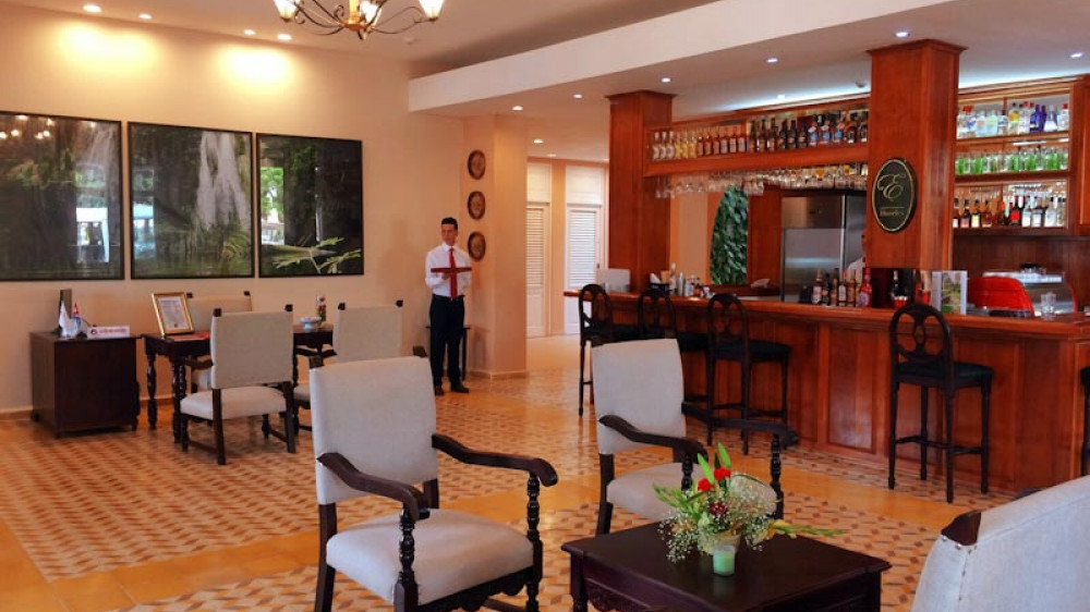 Lobby und die Bar des Hotel E Central in Viñales () Lobby und die Bar des Hotel E Central in Viñales ()