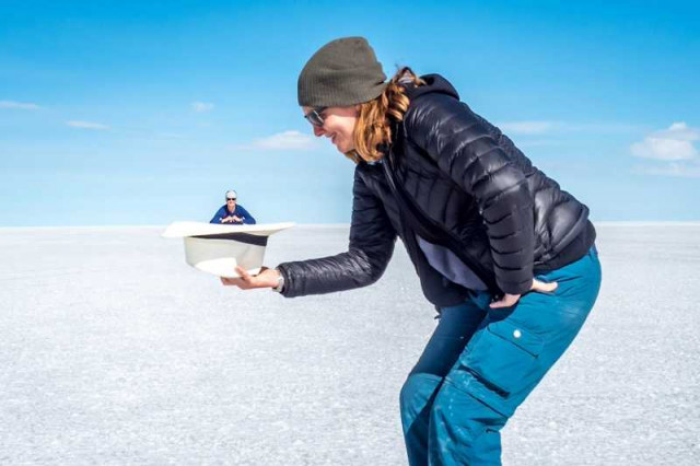 Trickfoto am Salzsee Bolivien