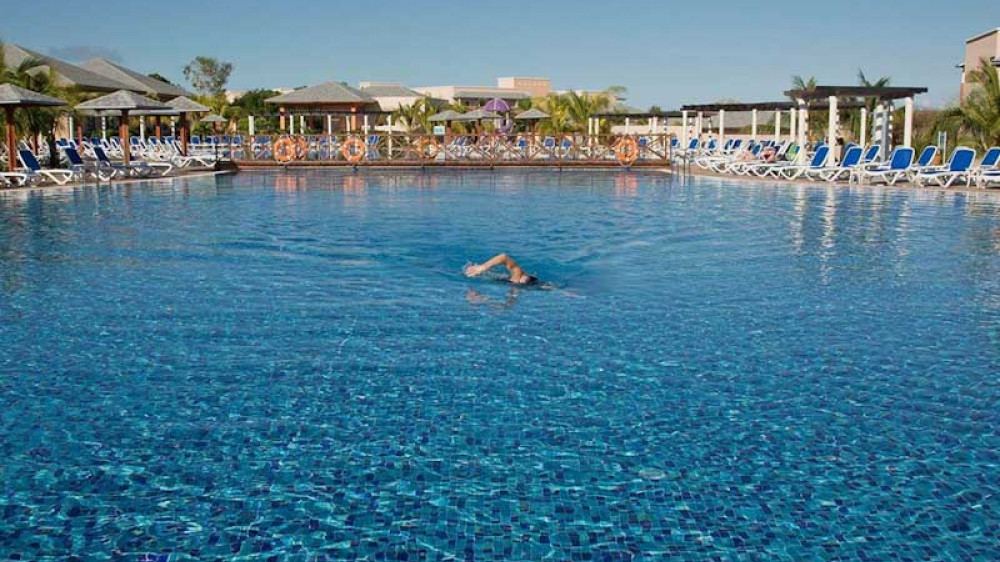 Pool Hotel Playa Paraíso () Pool Hotel Playa Paraíso ()