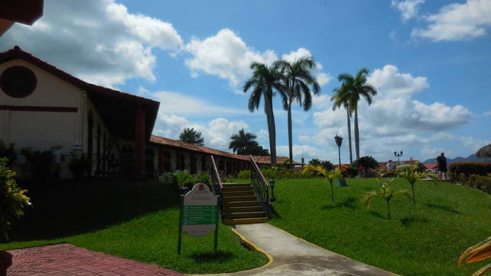 Außenansicht La Ermita () Außenansicht La Ermita ()